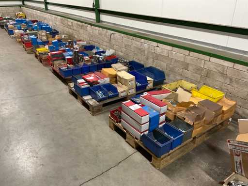 (C) Combinație de terminale "Material de montaj"