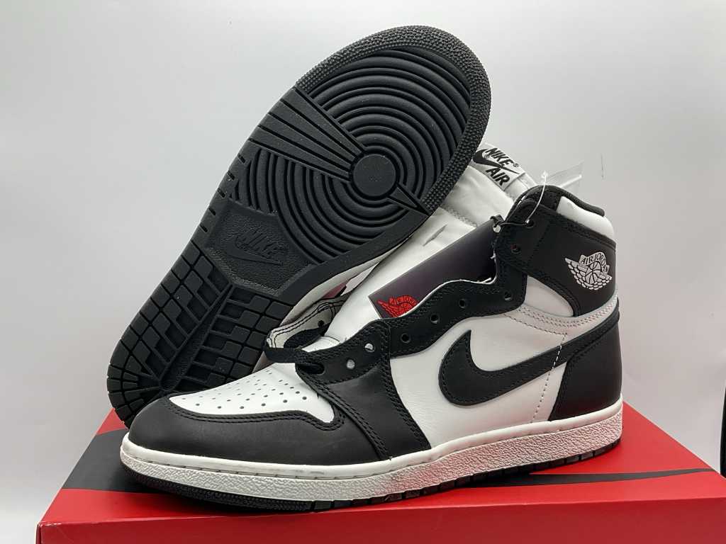 Nike Air Jordan 1 High '85 Adidași albi negri 44