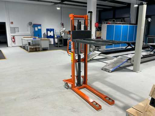 2016 UNICRAFT GHHW1000 Lift