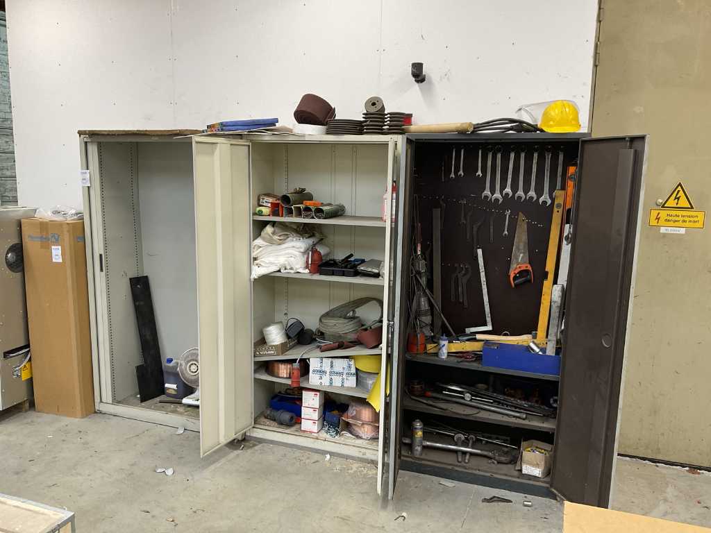 Metal workshop cabinet with contents (3x)
