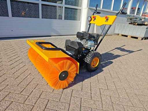 2025 - Balayeur à moteur essence