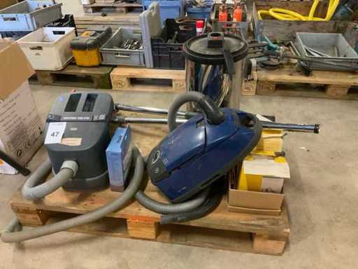 Vacuum cleaner accessories (2x)