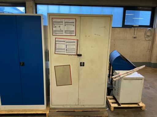 Flügeltürenschrank