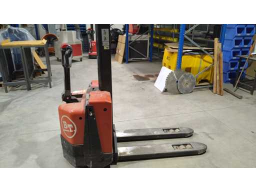 2008 BT SWE080L Elektrostapler