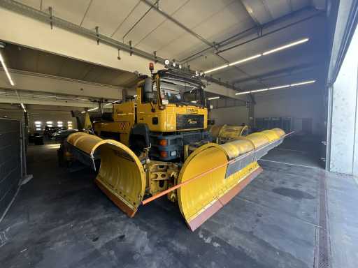 MAN - Jetbroom Airfield Jet Sweeper - 2005