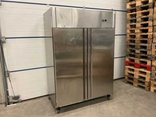 Coolmes GN1.2TNZ2 Lodówka 2-drzwiowa ze stali nierdzewnej