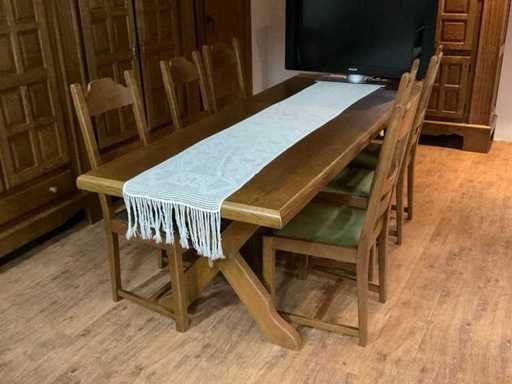 Eetkamertafel met stoelen