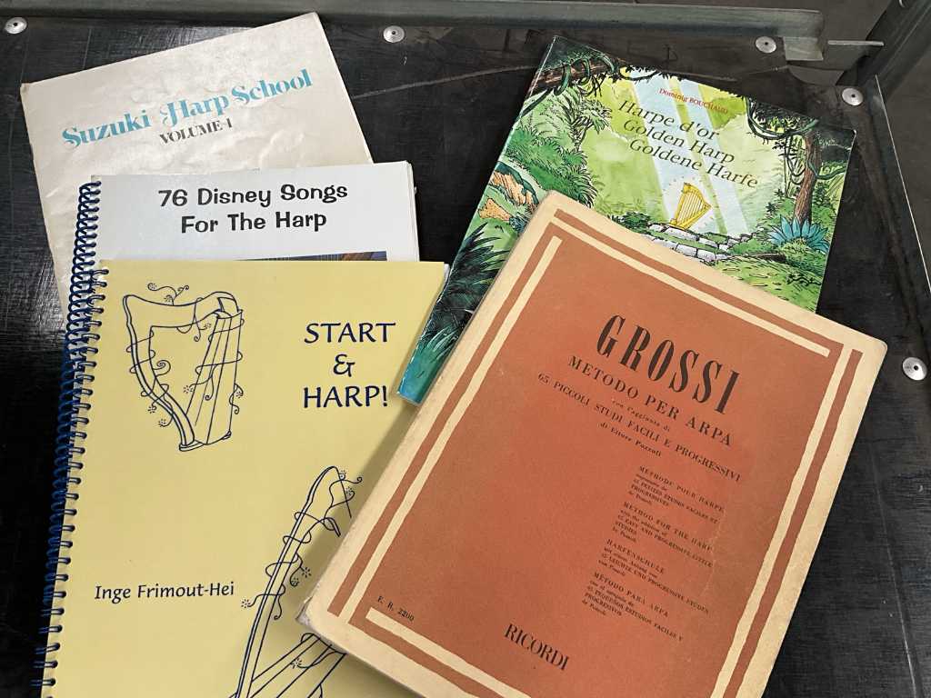 5 carnets de partitions divers pour harpe