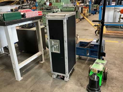 Driessen / KLM DLH 573 Vliegtuig trolley half formaat