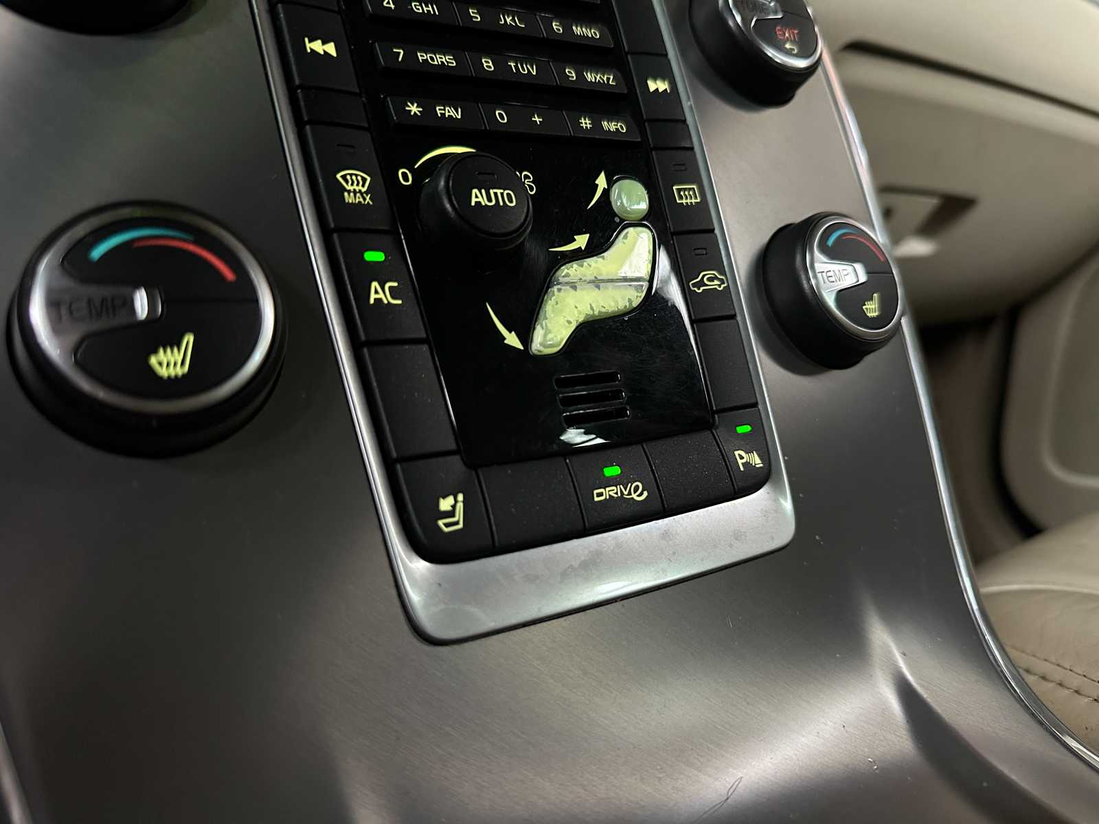 Volvo V70 1.6 T4 Lim. Edition 179PK 20011, 42-RRK-6