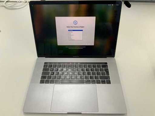 Apple A1990 15-inch MacBook Pro MR942N/A Laptop