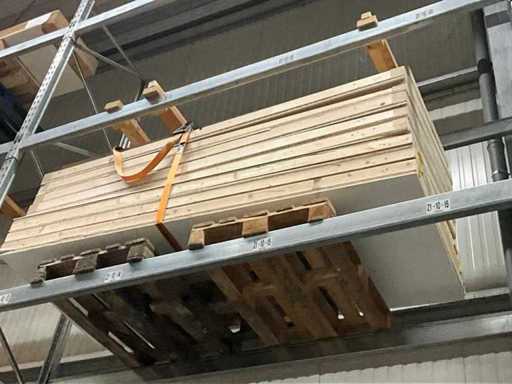8 pezzi di parete in legno da 100mm realizzati in KVH con OSB3 da 18mm scoperti su un lato con assi di 2,67 m di larghezza ciascuna circa 1,00 m + 2 x circa 500 mm