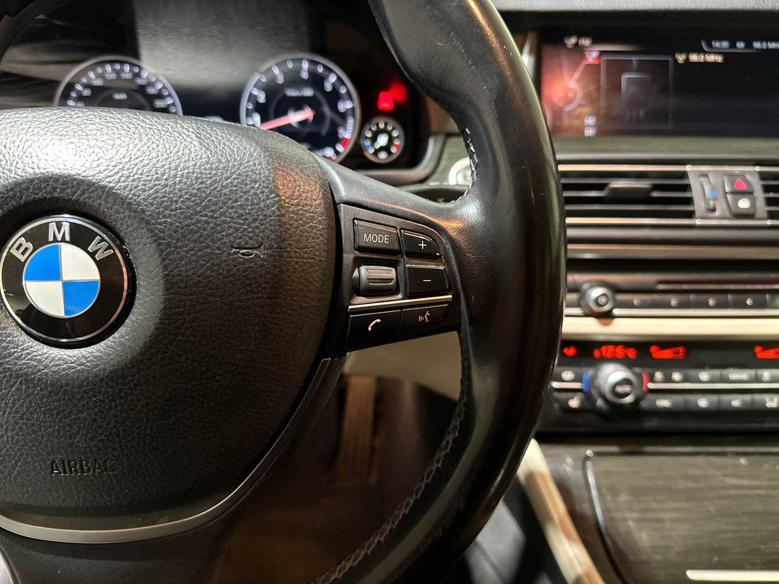 BMW 520i Luxury Edition 5-serie 181pk 2017 (Origineel-NL), NP-432-L