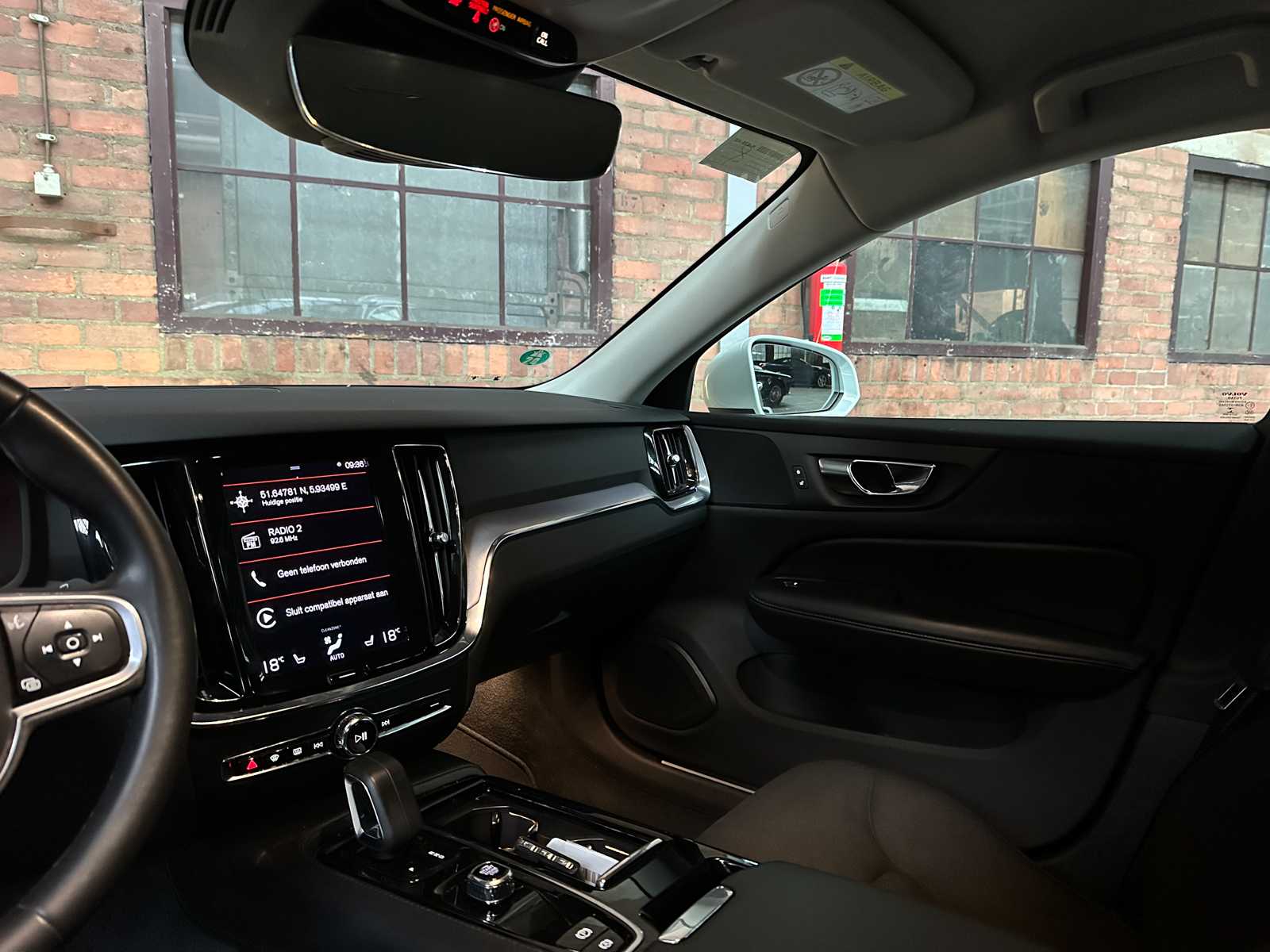 Volvo V60 2.0 T6 Recharge AWD Inscription Expression 253pk 2021 (Origineel-NL + 1e eigenaar), N-828-HZ