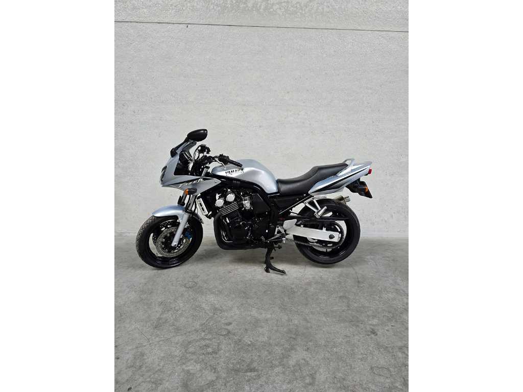 Yamaha - Tur - FZS 600 Fazer - Motocicletă