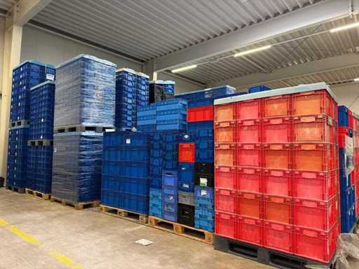   Scatole di plastica del lotto con CONTENUTI