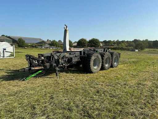 Hooklift chassis