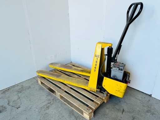 Electric pallet truck - To be repaired 