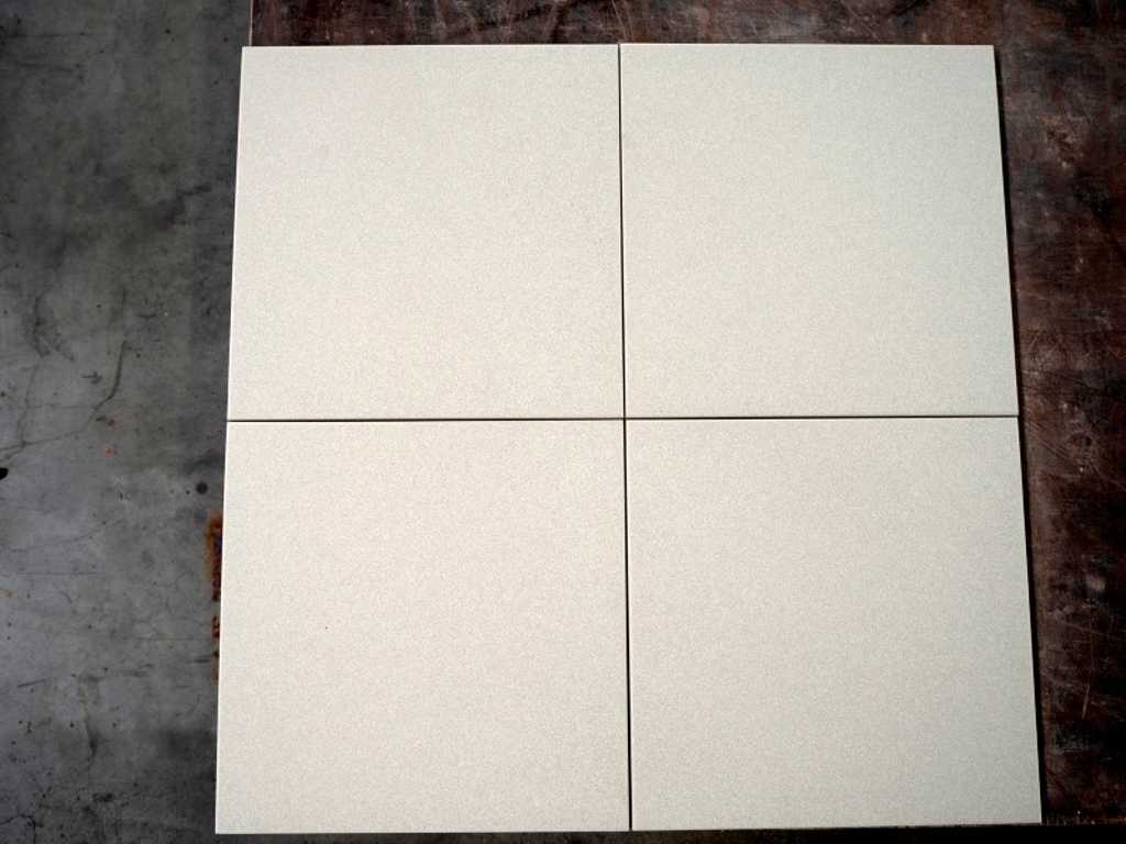 Ceramic tiles 24m²