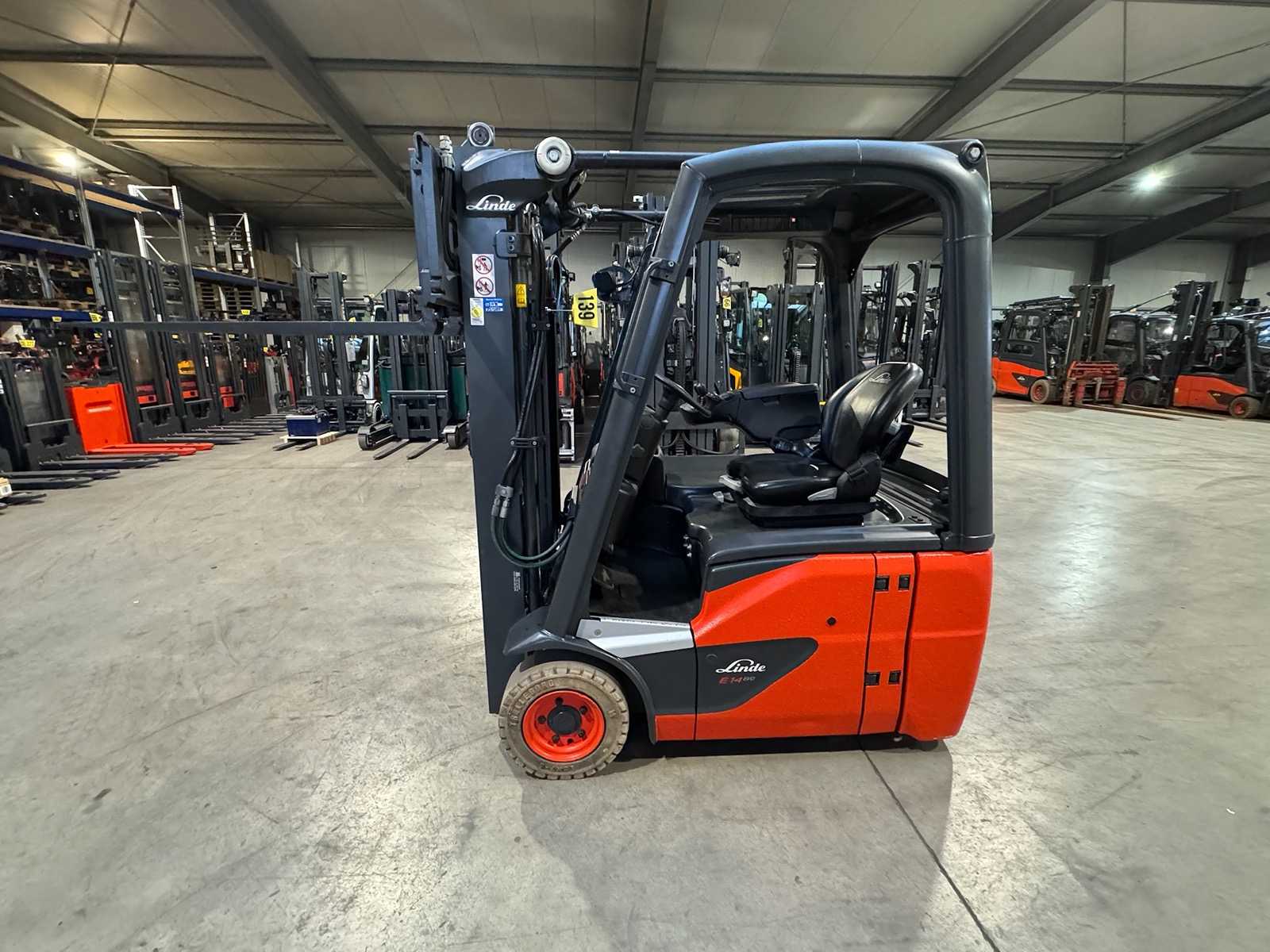 2018 Service + UVV 03/2027 Linde E14-02 EVO 1,400kg Duplex 284cm 4th Valve Electric Forklift Forklift 3,905 Hours