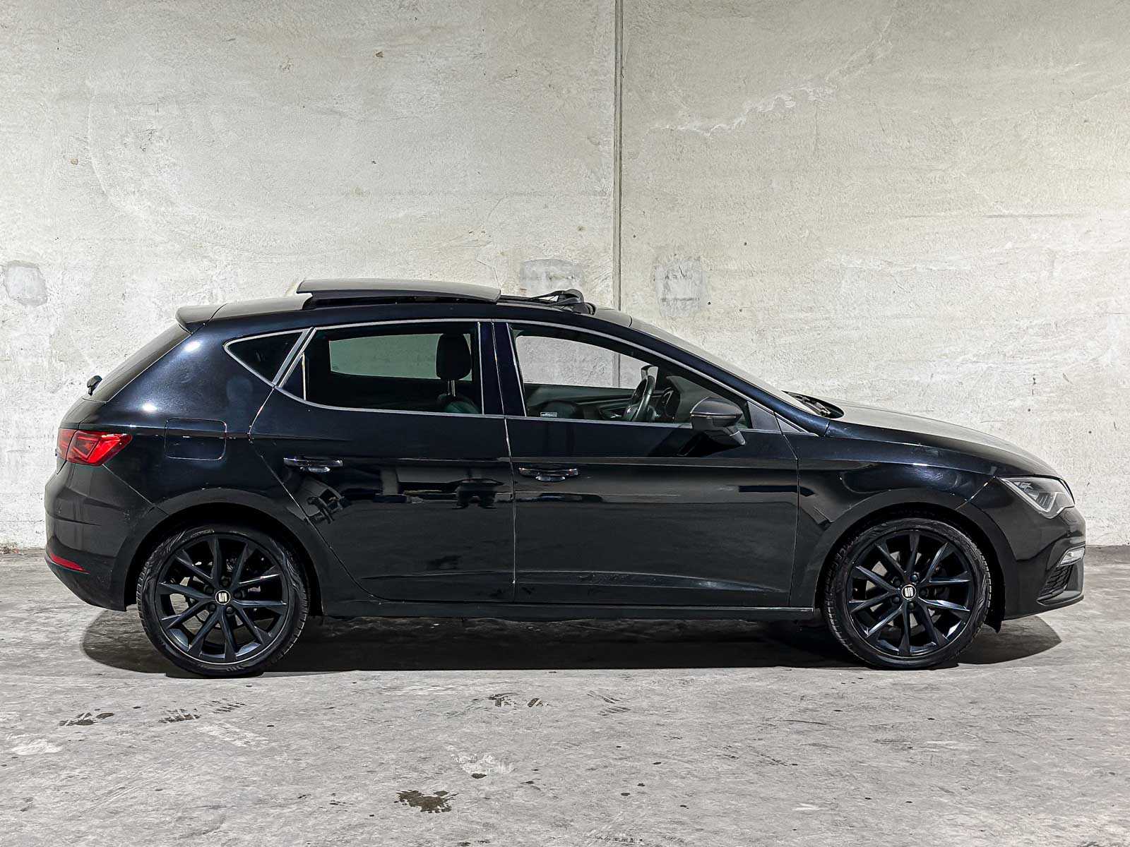 SEAT Leon 1.5 TSI FR Ultimate Edition Black 150pk 2020 AUTOMAAT (Origineel-NL), G-065-XS