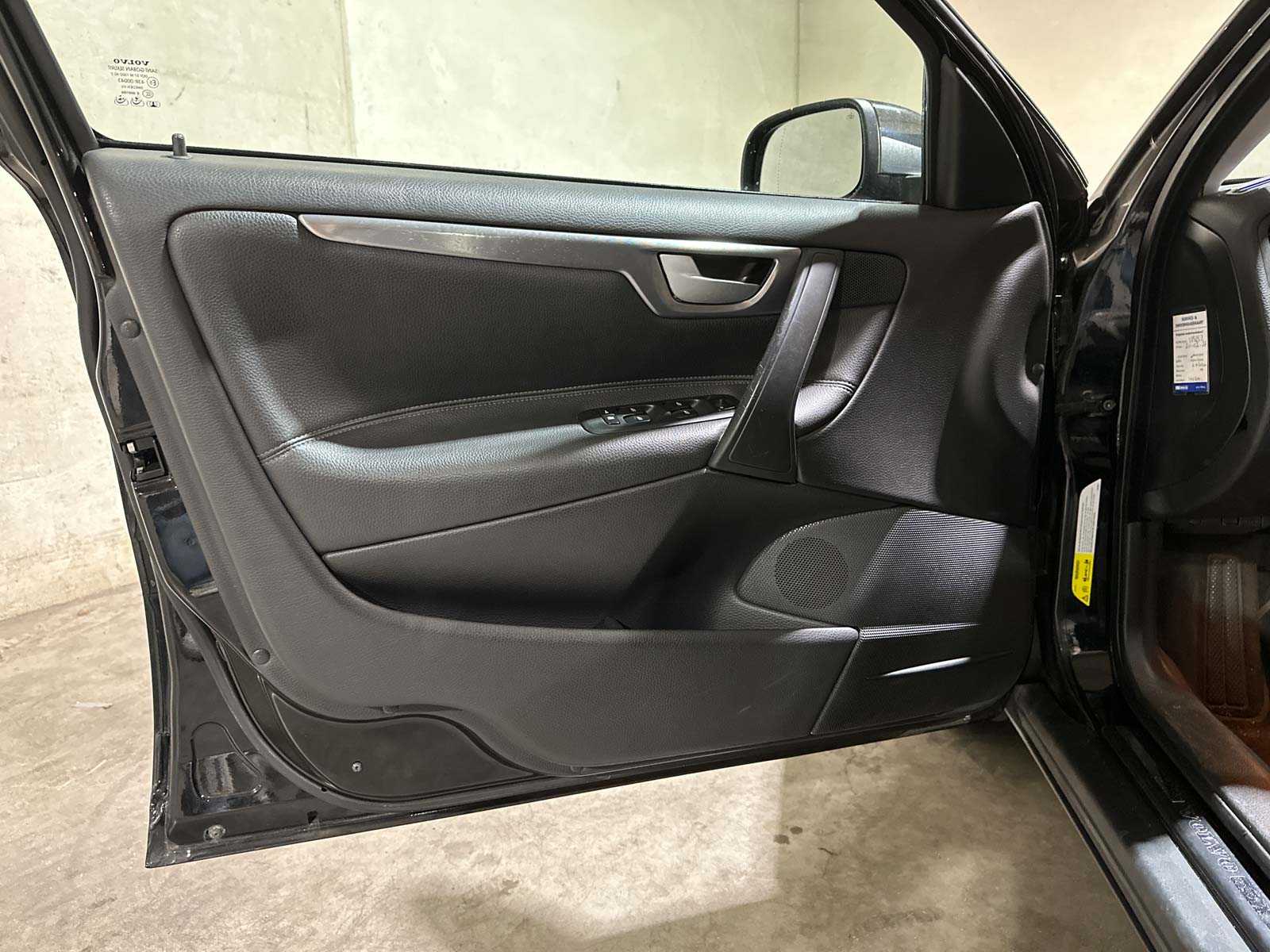 Volvo S60 2.4D Kinetic 125pk 2005 (Origineel-NL), 08-RT-RG