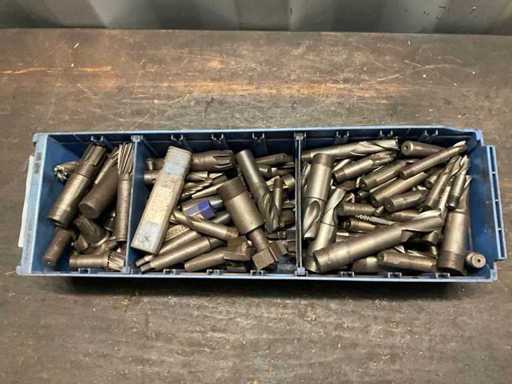 Dużo głowic wiertarskich i frezarskich