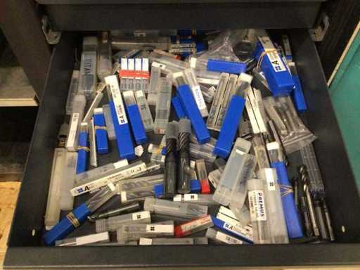 Dulap de scule cu conținut solid de carbură