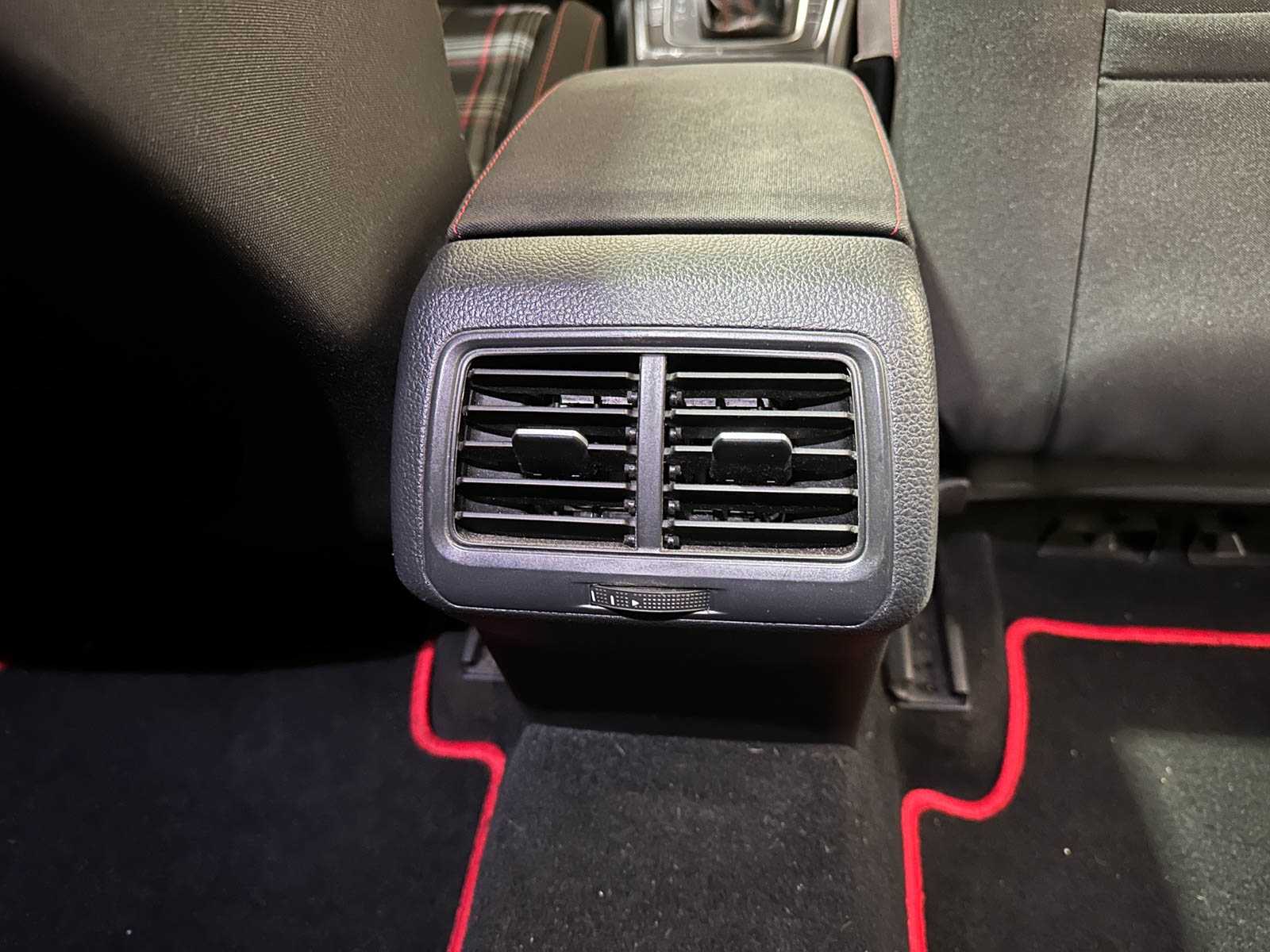 Volkswagen Golf GTI Performance (VII / MK7 / Golf 7) 396pk 2014