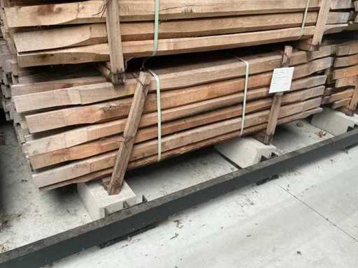 Robinia ligger gezaagd (100x)