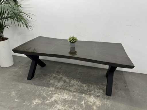 Tavolo per tronchi d'albero in resina epossidica