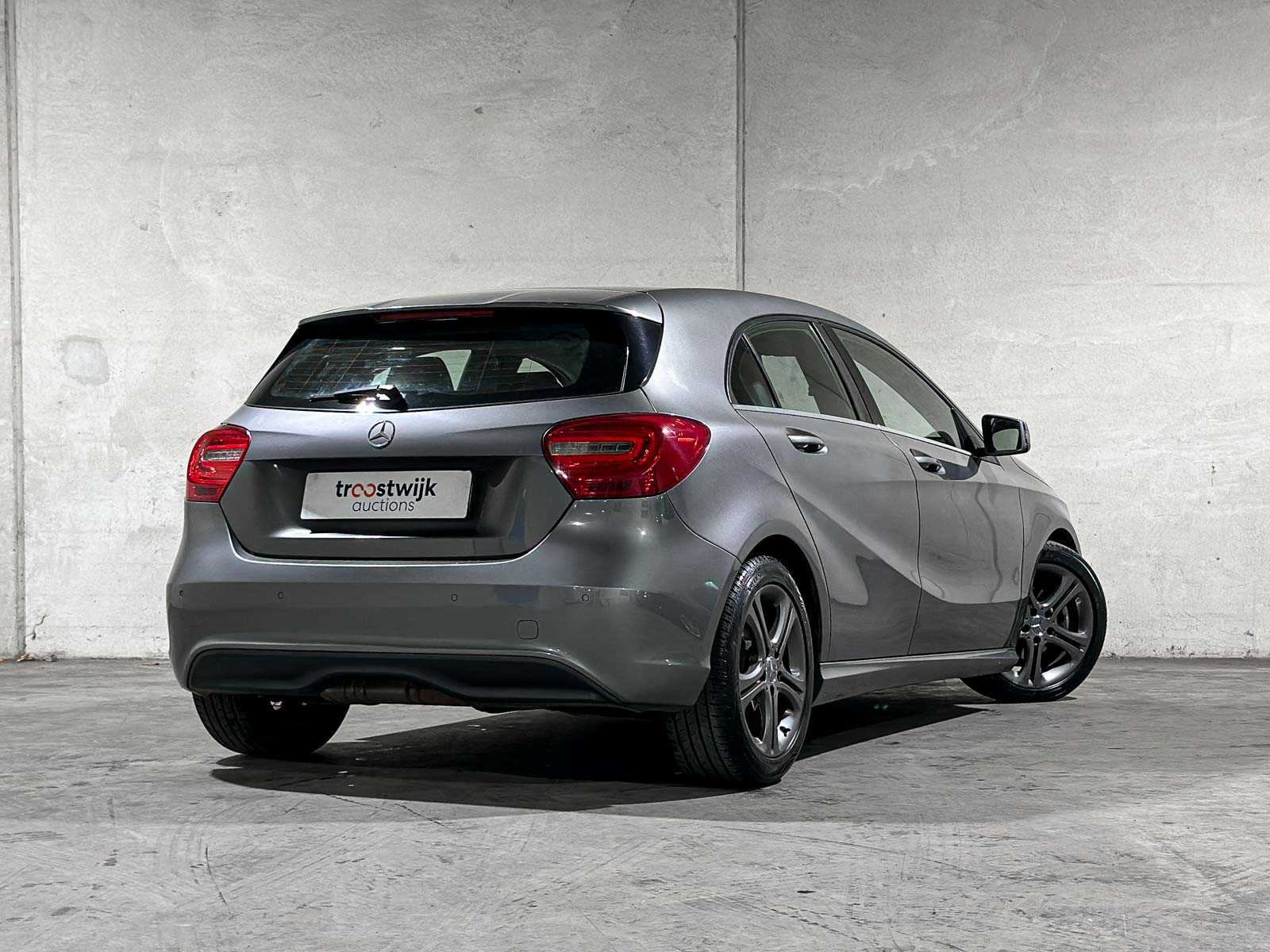 Mercedes-Benz A180 4U3 A-klasse 121pk 2013 (Origineel-NL), 8-SRR-41