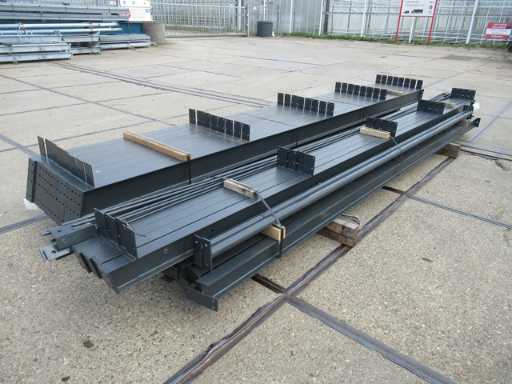 Staalconstructie 12 x 25 meter (300m2)
