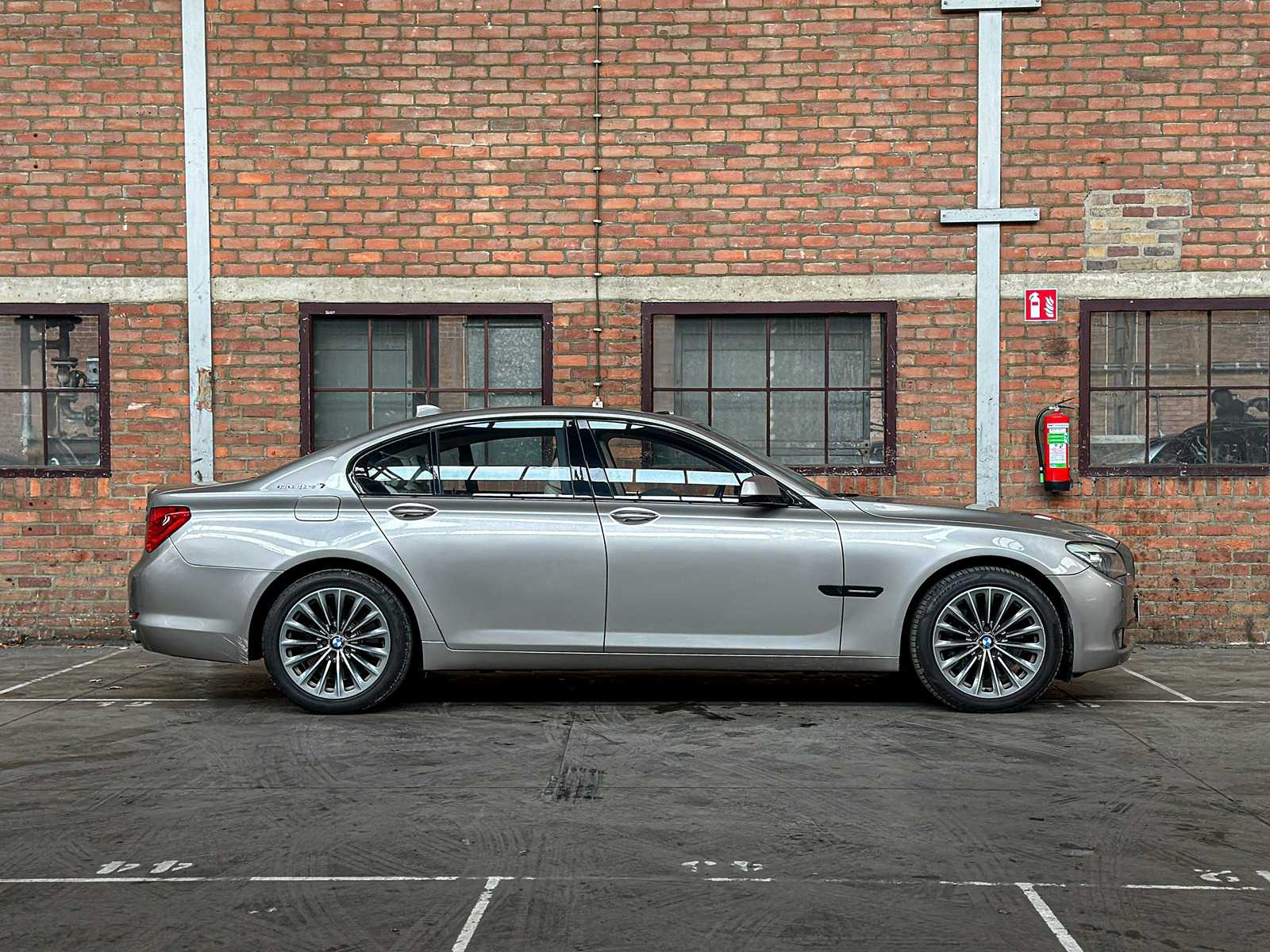 BMW 750i ActiveHybrid 4.4 V8 407pk 2010 7-serie, 02-PGJ-7 Youngtimer