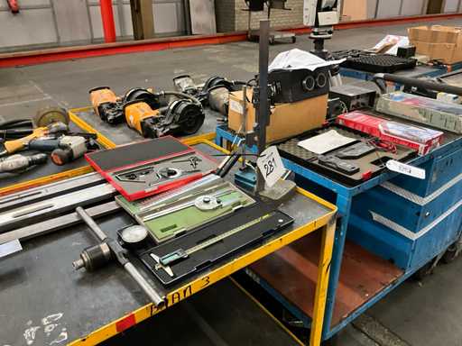 Diversos dispositivos analógicos de medición