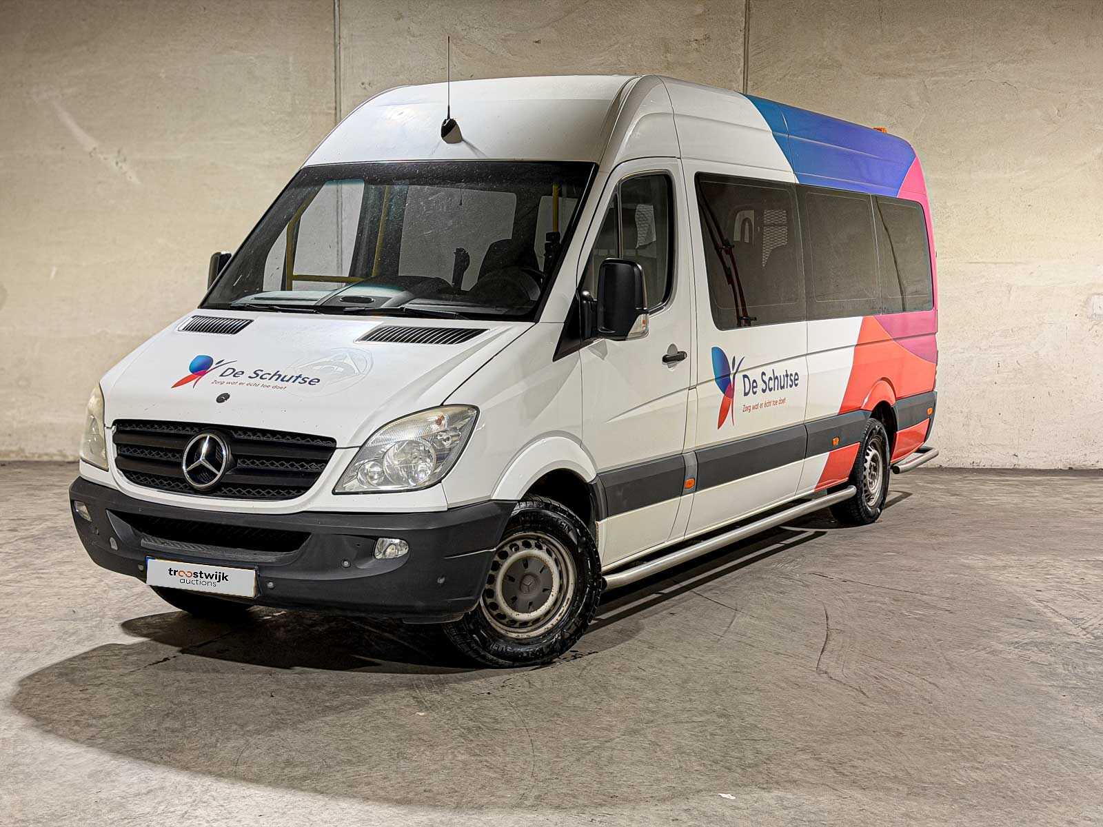 Personenauto's, bedrijfswagens en campers te Tiel