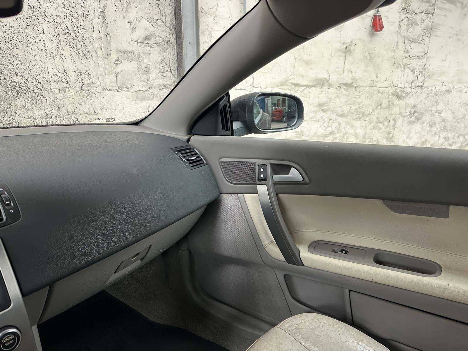 Volvo C70 Convertible 2.4 D5 Momentum 177pk 2007, 05-XL-LL