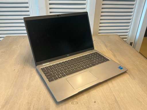 Laptop - Dell Inc. - Latitude 5520