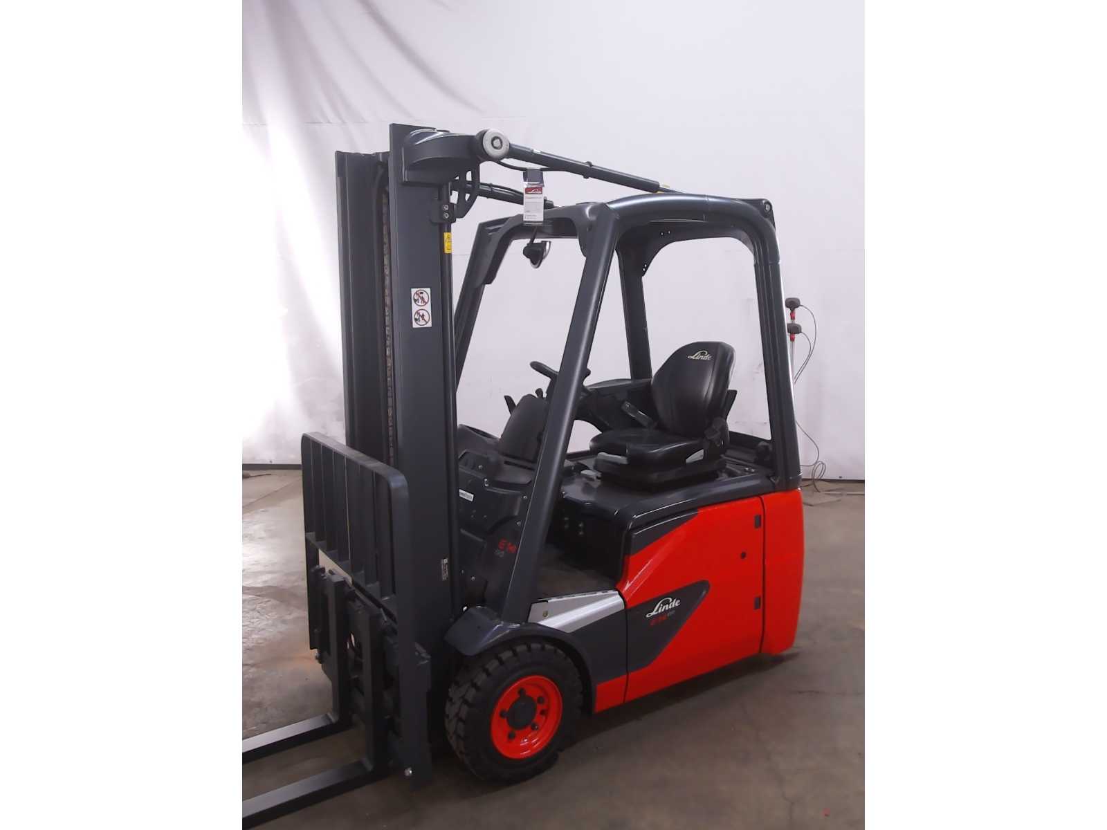 LINDE E14-02/BILOVICE Forklift