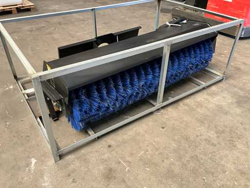 2025 72-calowa miot?a / zamiatarka do ?adowarki o sterowaniu burtowym