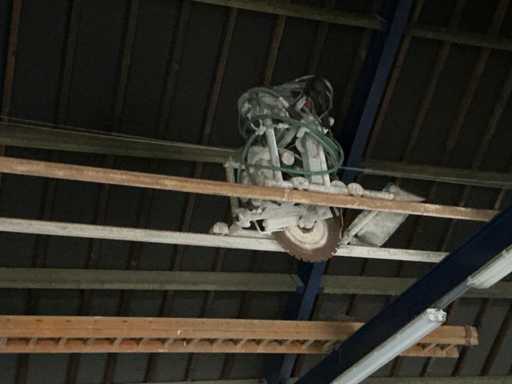 Machine à découper la pierre