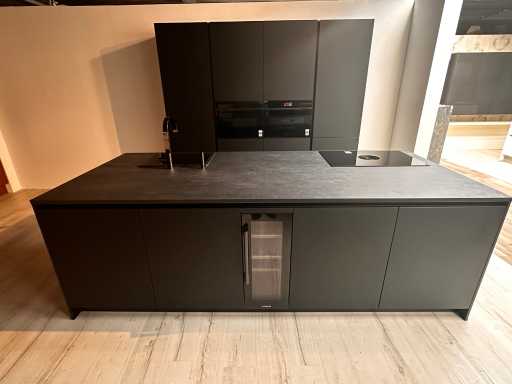 Häcker TopSoft Inselküche mattschwarz