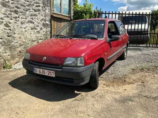 Renault Clio 1.2i Classic Car