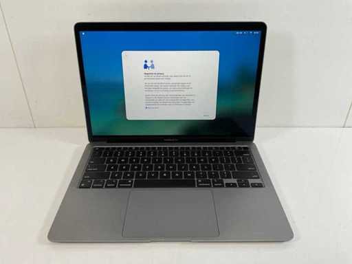 Apple MacBook Air 13", Apple M1, 8 GB RAM, 251 GB NVMe Laptop