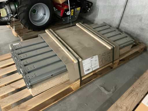 Demontierte Lagerlagerregale