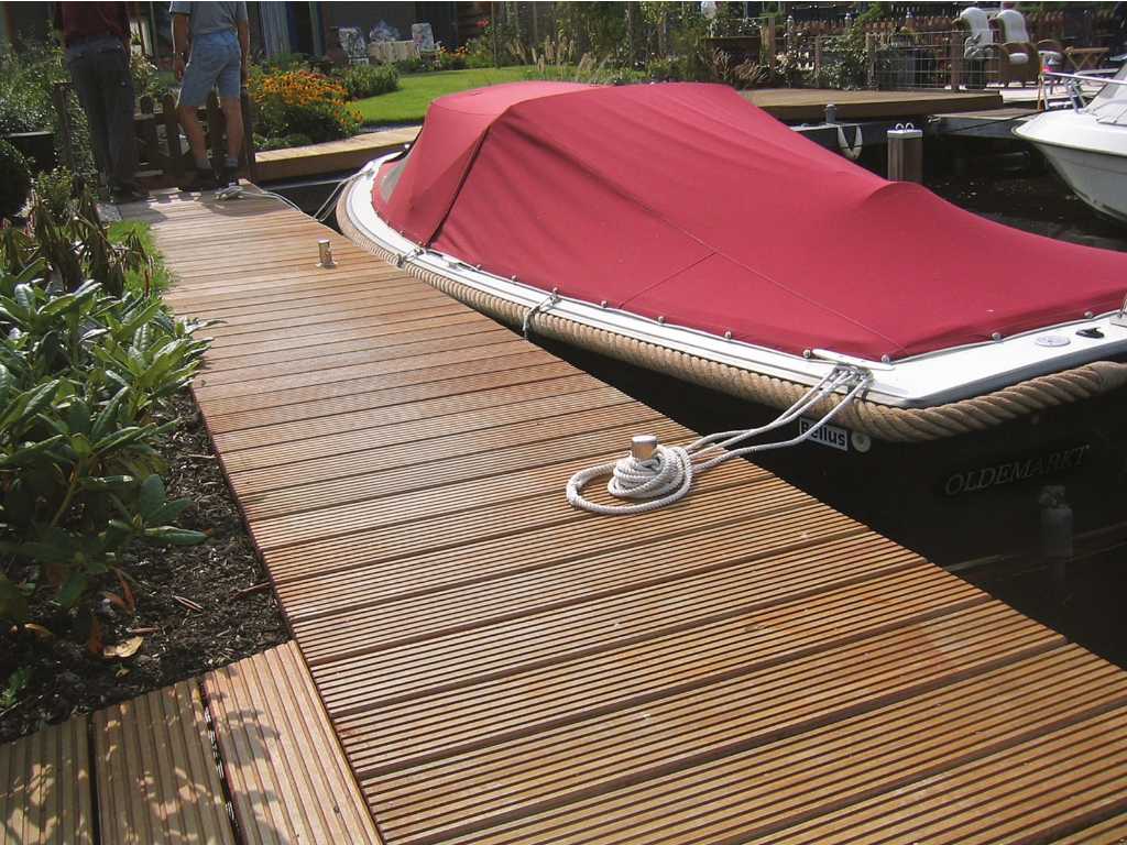 Bangkirai fine/grossolano Decking board (84x)