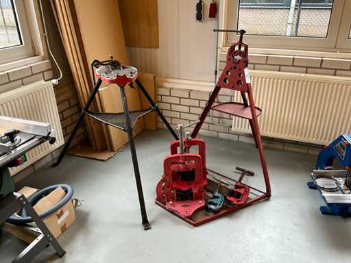 Obejmy do rur i obcinaki do rur