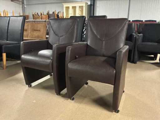 Chaise mobile en cuir (2x)