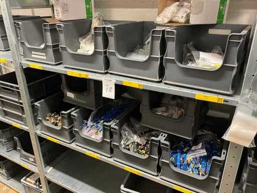 Lotto di materiale per installazioni elettriche