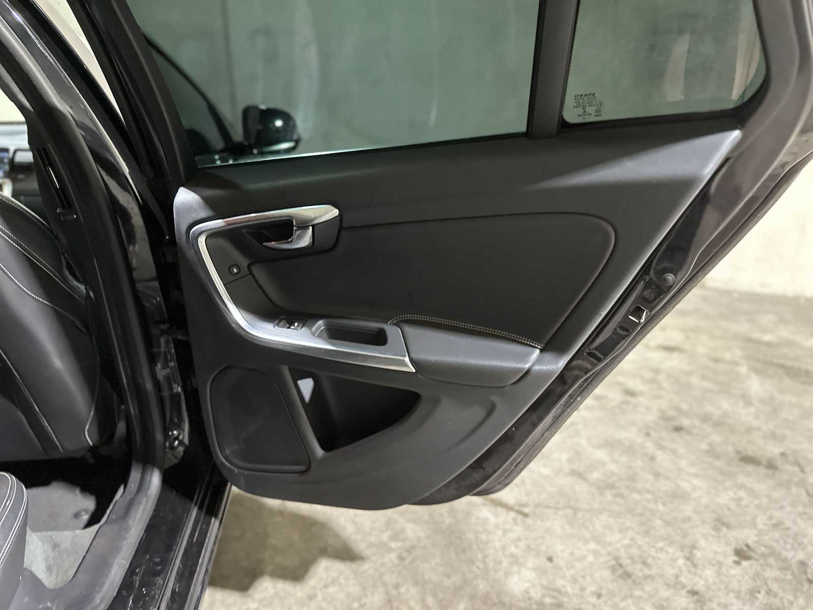 Volvo V60 2.4 D6 AWD Plug-In Hybrid Summum 285pk 2013 (Origineel-NL), 6-SFG-70